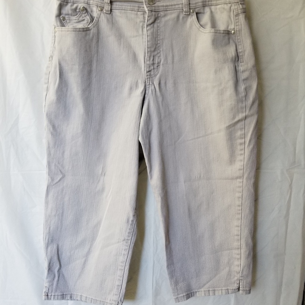 Womens capri's  16